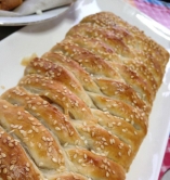 عجينة البوريكس محشوة بالدجاج والخضار