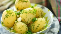 بطاطا مشوية بصلصة البيستو