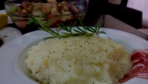 بطاطا مهروسة بعدة نكهات