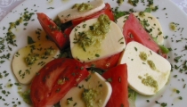 سلطة الجبنة الشهية 