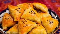 معجنات بحشوة البطاطا والفطر