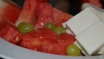 بطيخ مع جبنة عربية