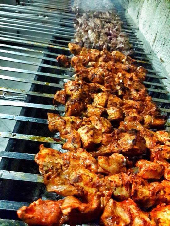 مطعم مارينا في عكا يعانق ميناء عكا ويتميز باشهى الوجبات