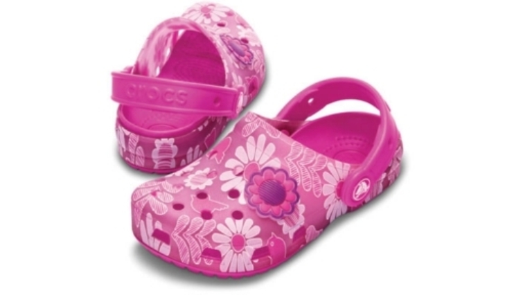 تصاميم وموديلات جديدة من crocs من مجموعة ربيع صيف 2013